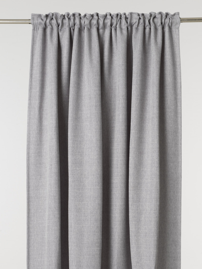 Gardinlängd Gry 2 pack ljusgrå mörkläggning